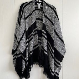 Black and white shawl